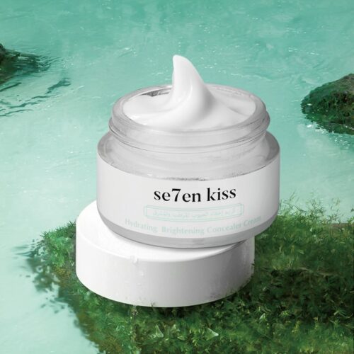 A gentle, nourishing facial moisturizer that refreshes and hydrates the skin, leaving it soft and feeling light.