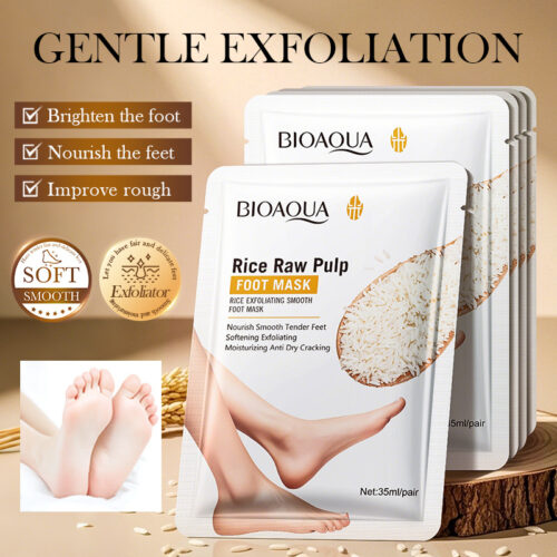 BIOAOUA foot mask with rice extract for exfoliation and softening, hydration and removal of dead skin cells.